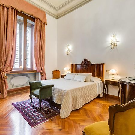 Affreschi Su Roma Luxury B&B Bagian luar foto
