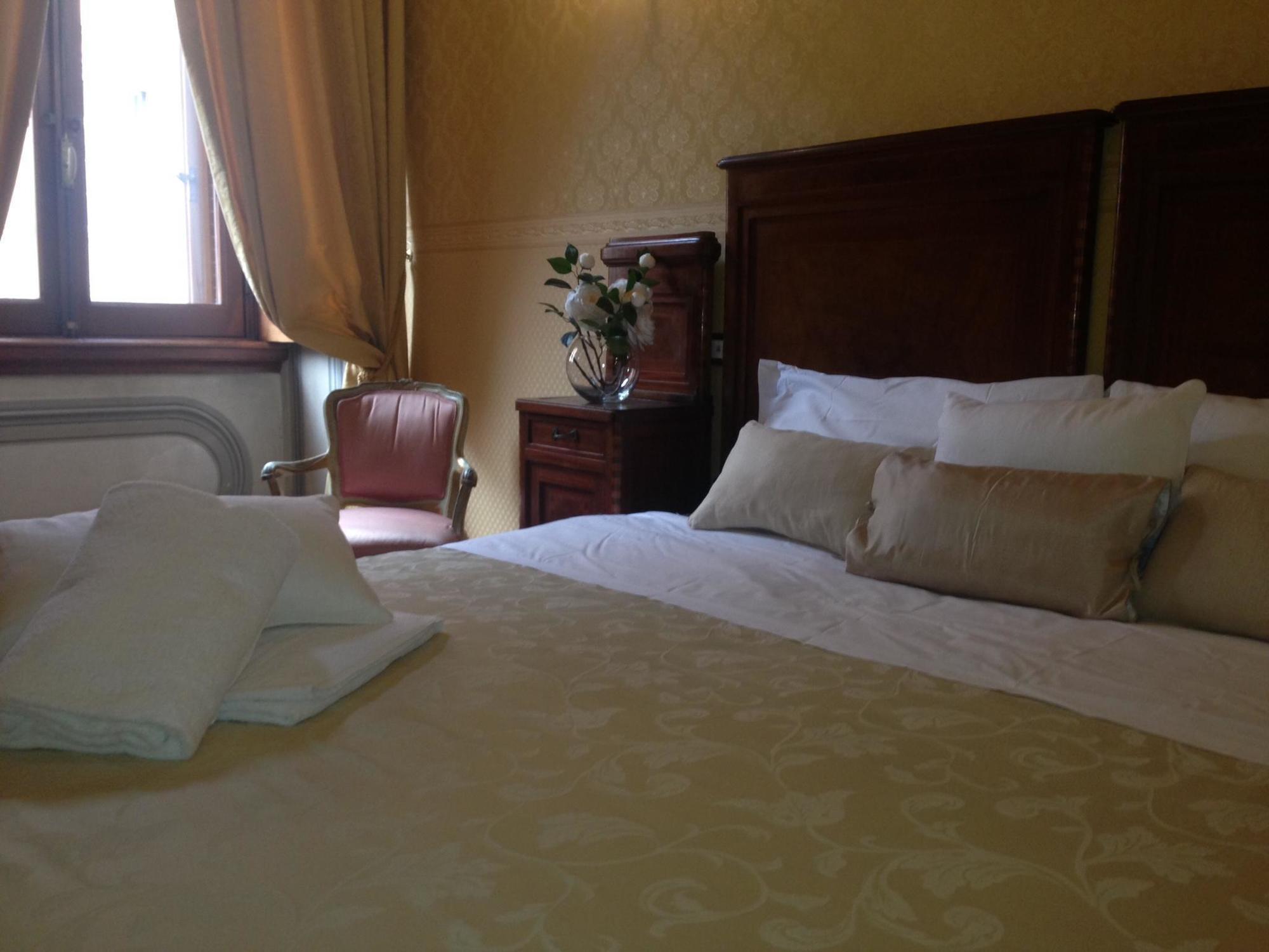 Affreschi Su Roma Luxury B&B Bagian luar foto