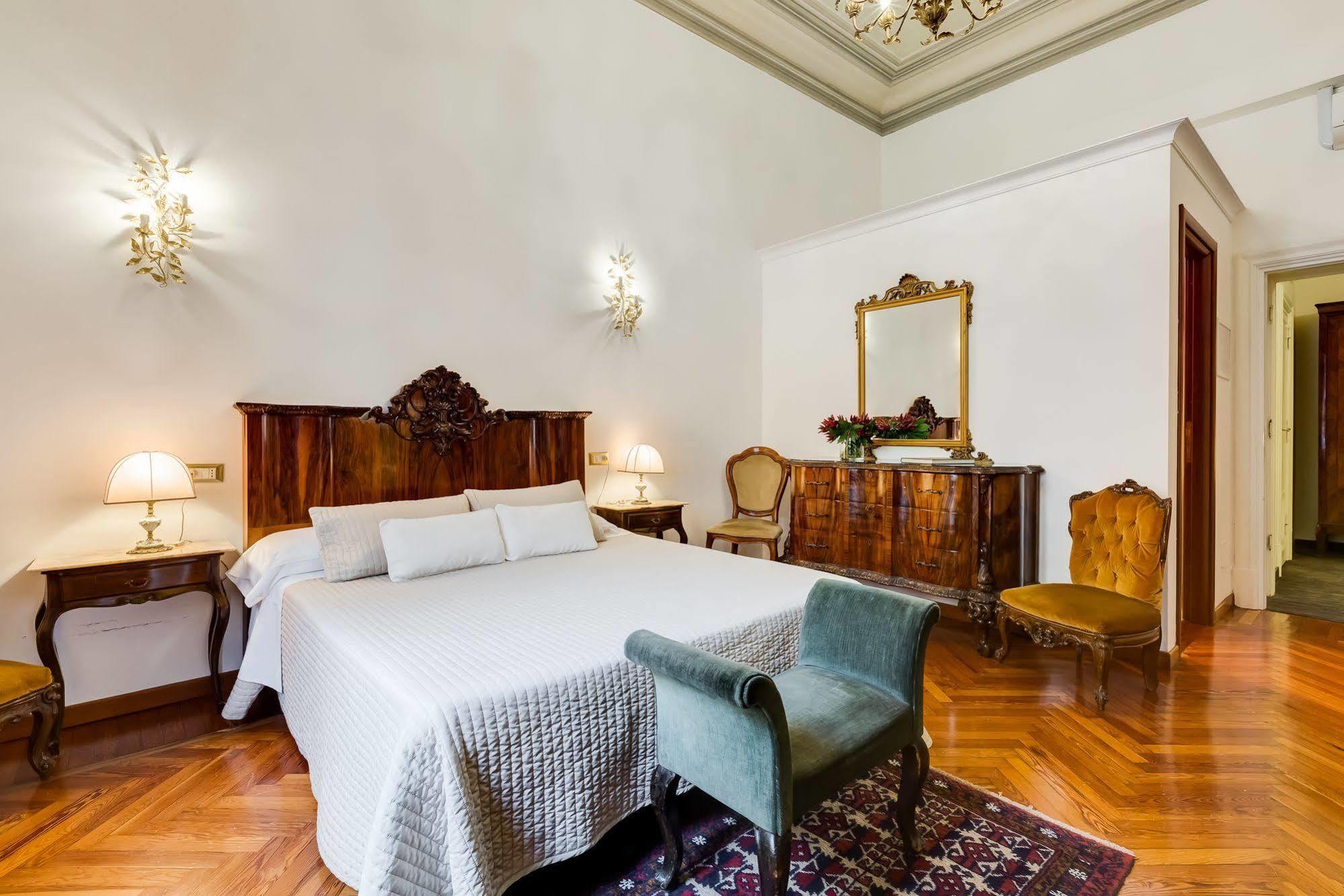 Affreschi Su Roma Luxury B&B Bagian luar foto