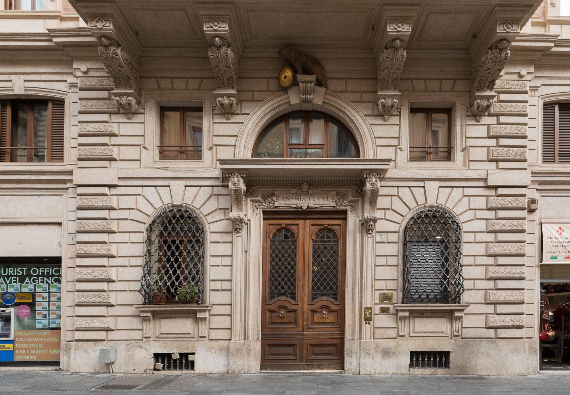 Affreschi Su Roma Luxury B&B Bagian luar foto